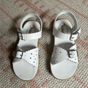 Footmates Ariel white sandals size 11